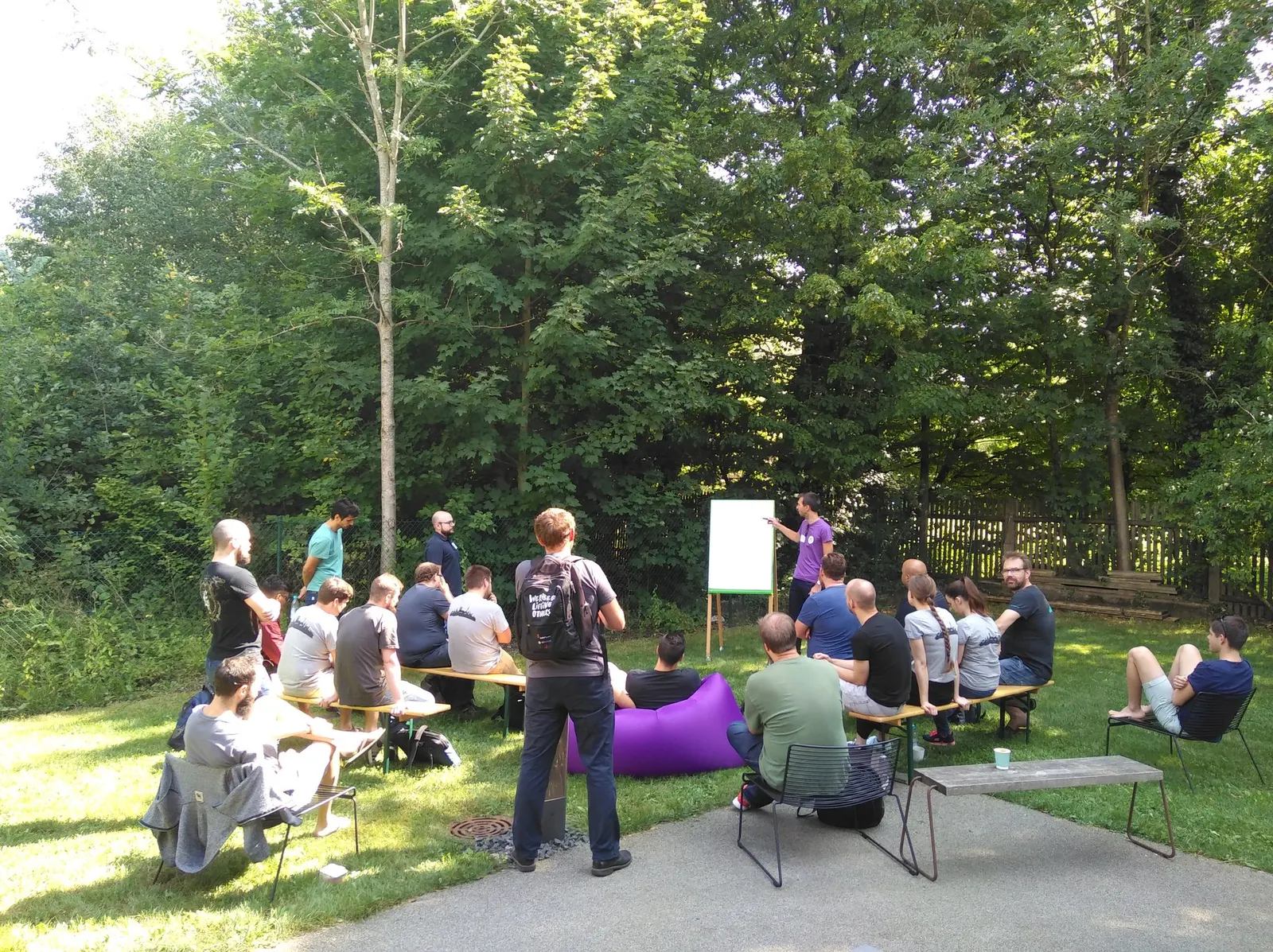 A session in the garden, on benches and bean bags